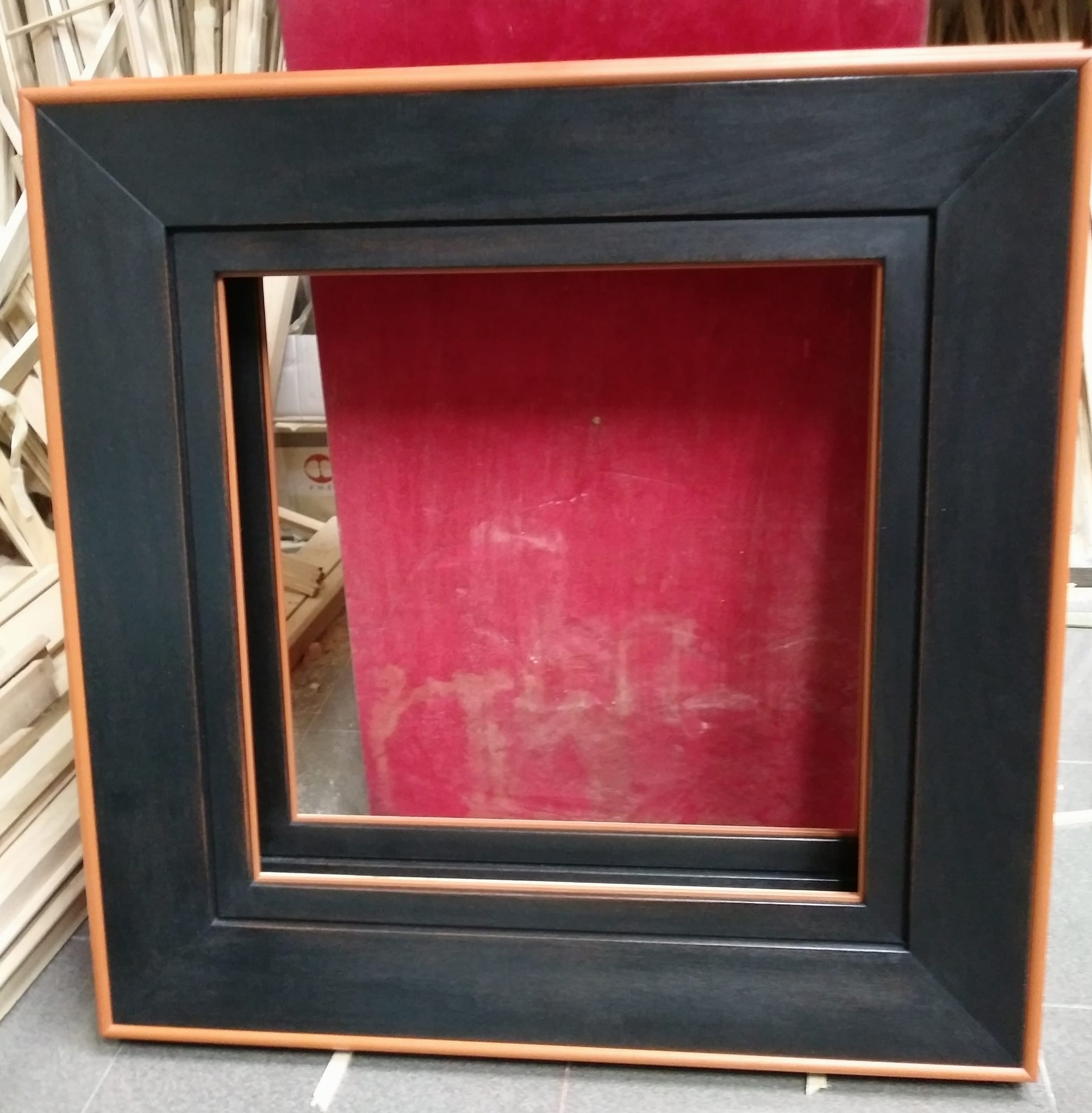 Cornice quadrata nera oro